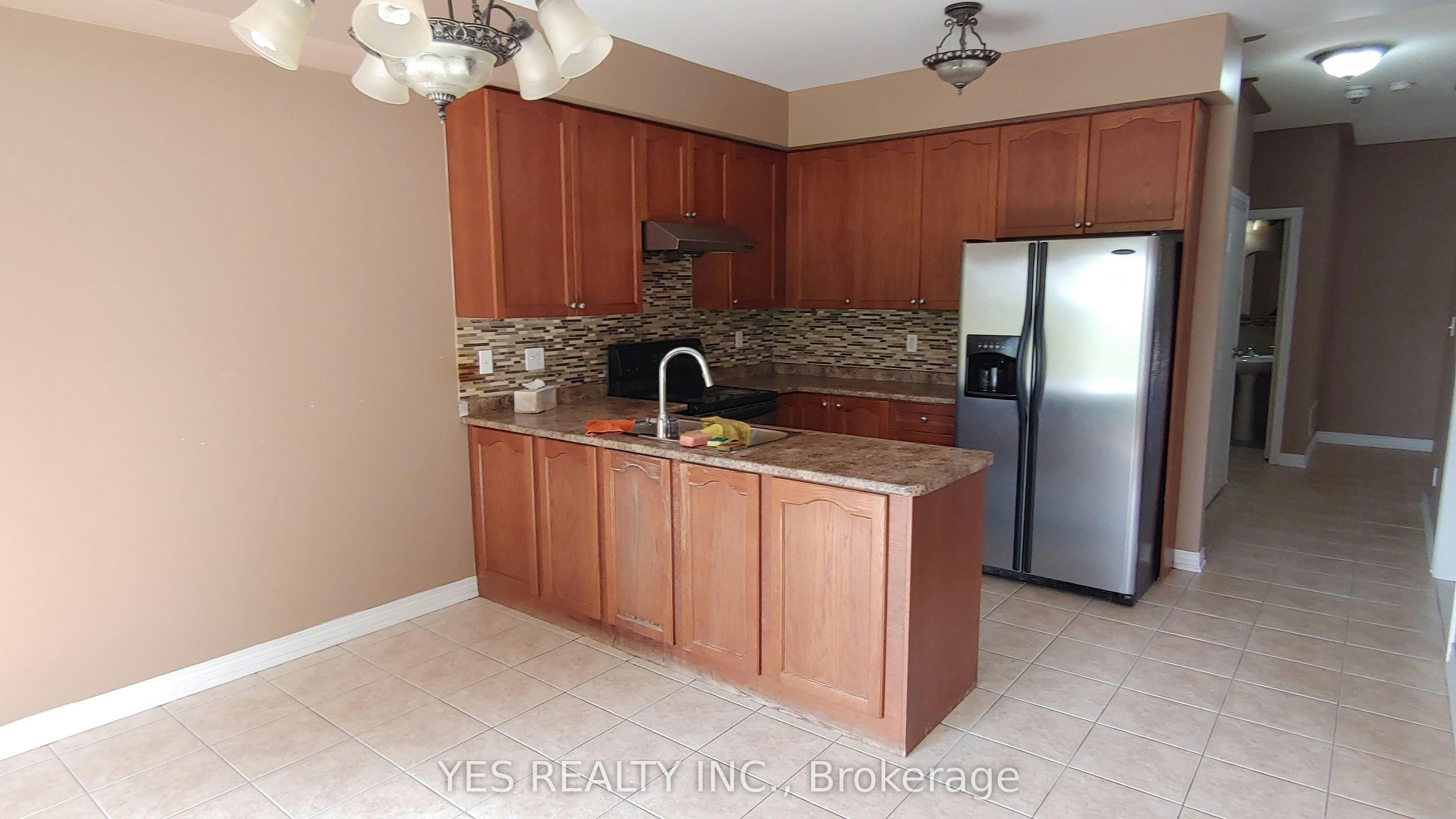 26 New Hampshire Court, Brampton, ON, L6S 0B9 - 9