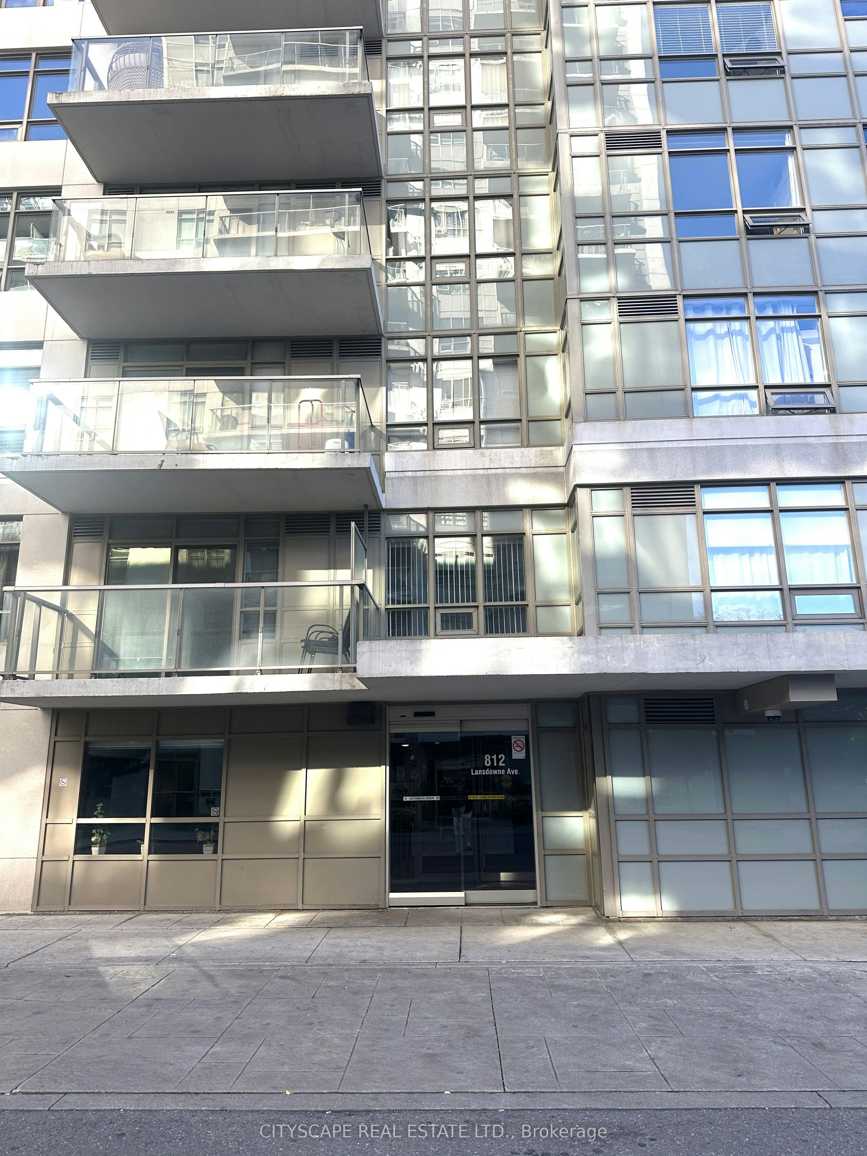 605-812 Lansdowne Avenue, Toronto, ON, M6H 4K5