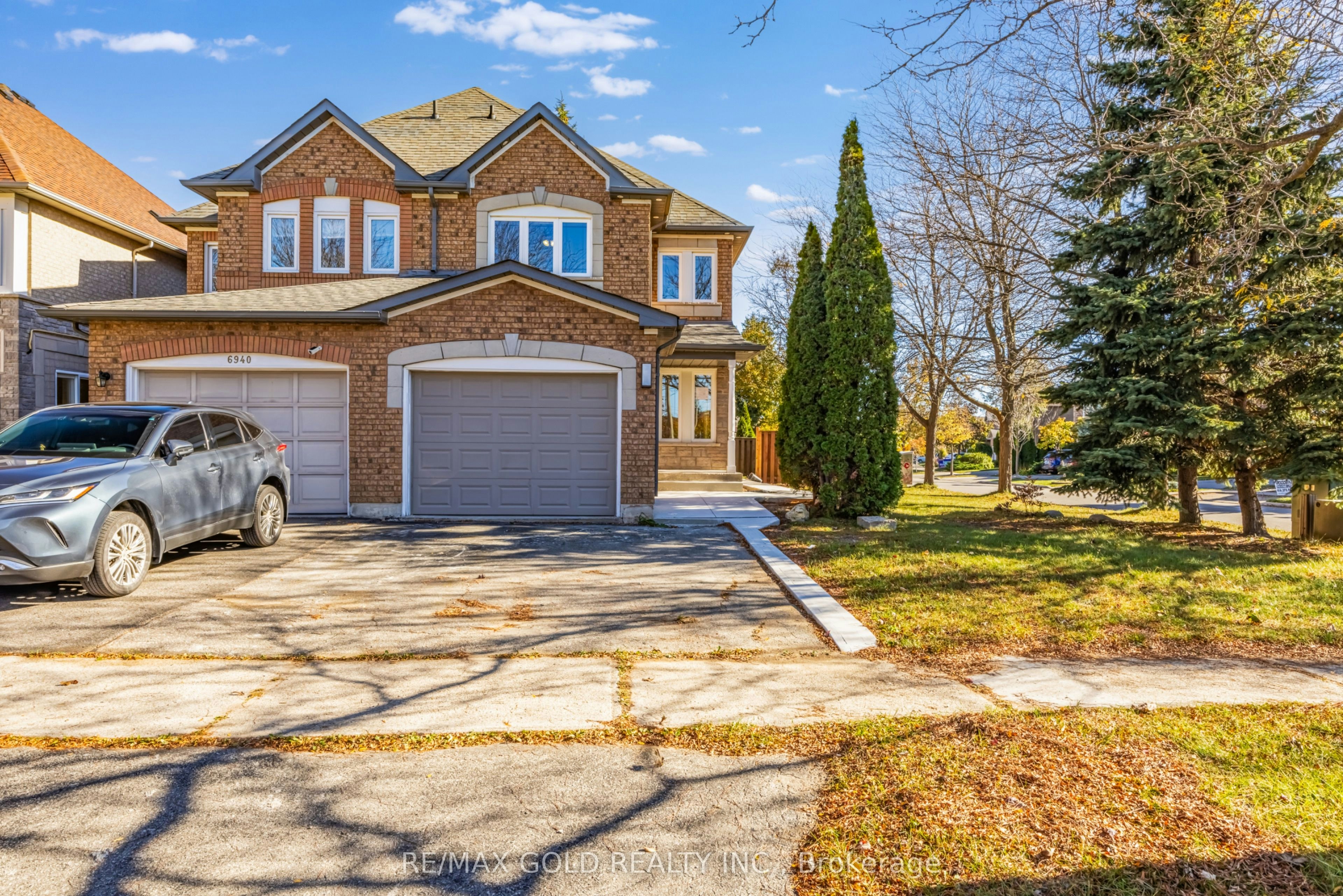 6942 Yarrow Avenue, Mississauga, ON, L5N 6Z9
