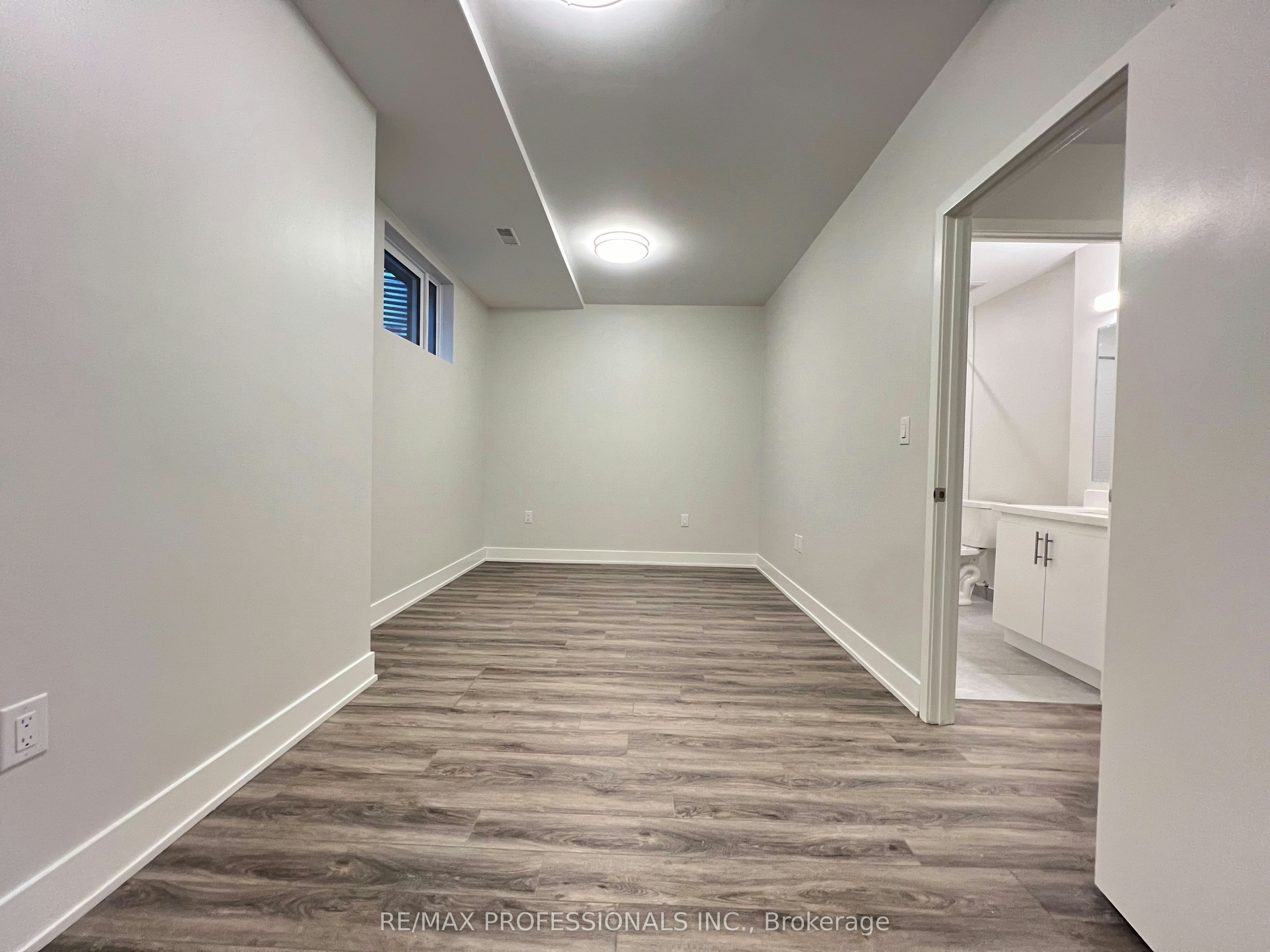 131-62 Dixfield Drive, Toronto, ON, M9C 3W1 - 32