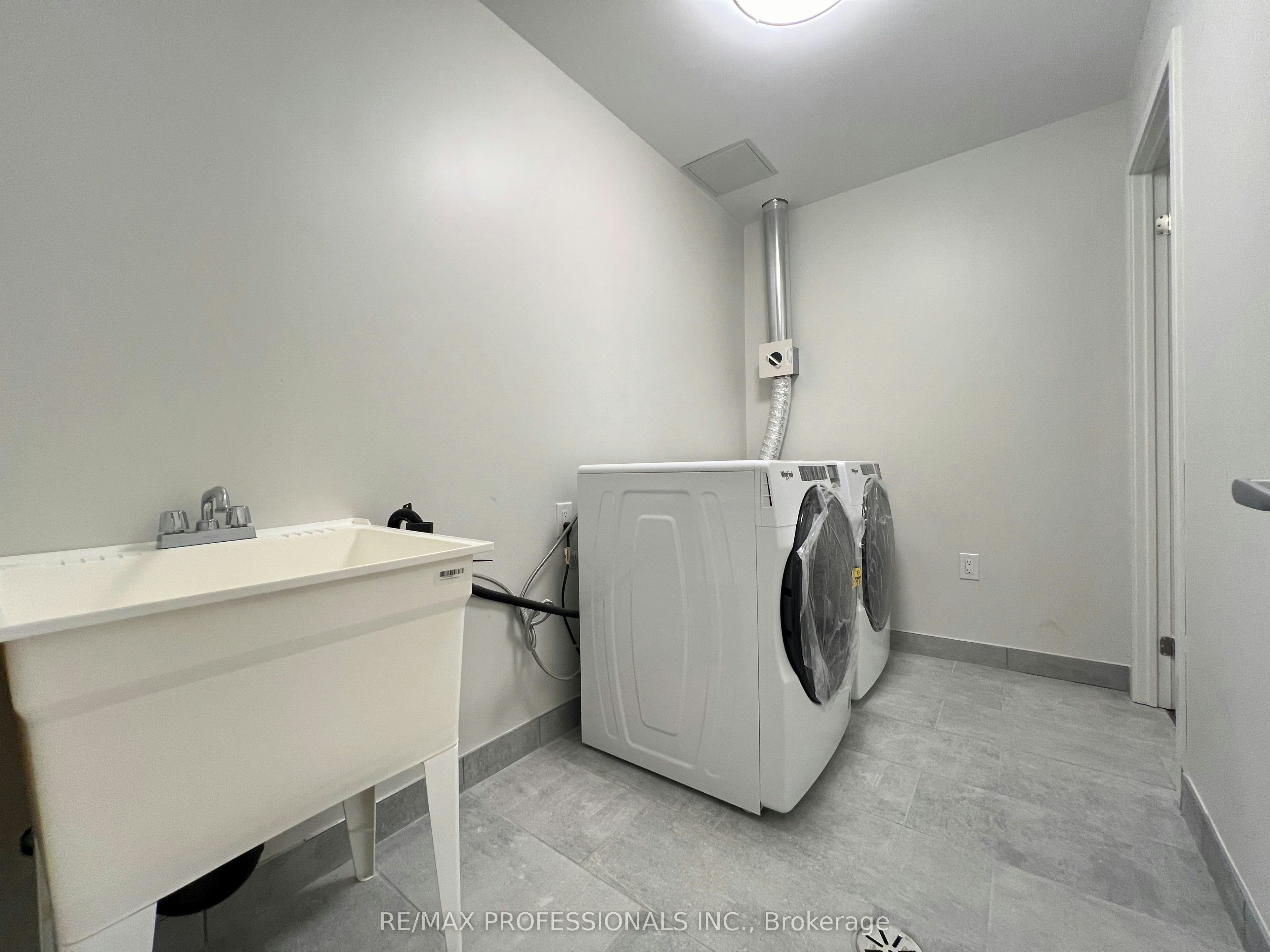 131-62 Dixfield Drive, Toronto, ON, M9C 3W1 - 27