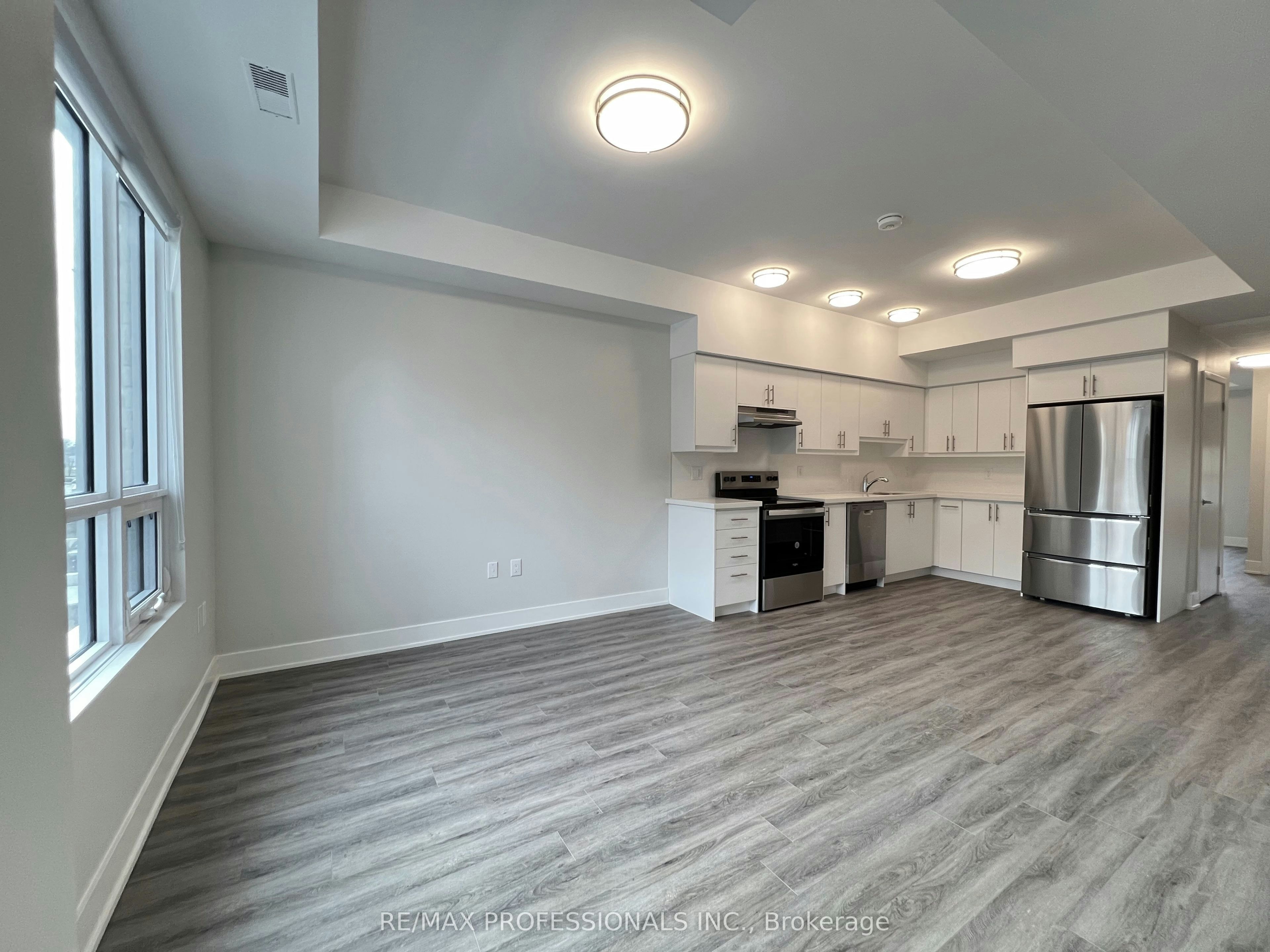 131-62 Dixfield Drive, Toronto, ON, M9C 3W1 - 2