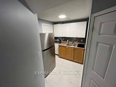 16 Oliti Court, Toronto, ON, M9L 3A3 - 5