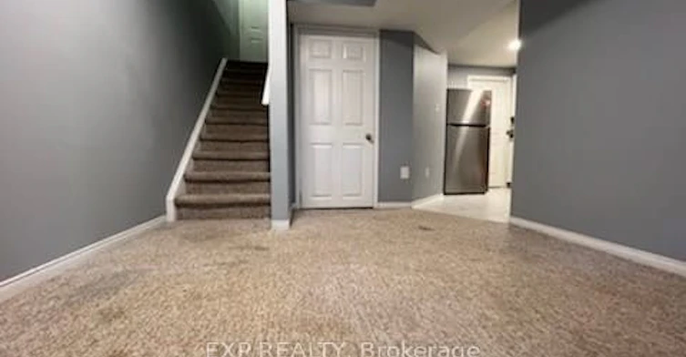 16 Oliti Court, Toronto, ON, M9L 3A3 - 2