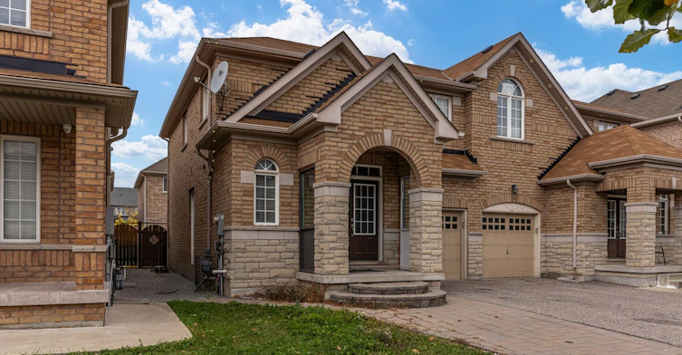 (Upper)-42 Daden Oaks Drive, Brampton, ON, L6P 3R8 - 3
