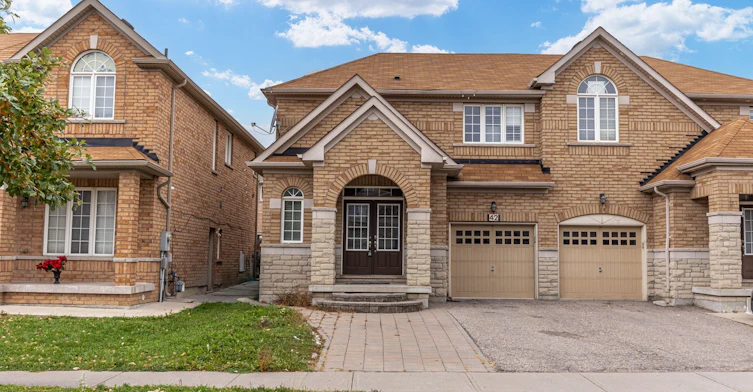 (Upper)-42 Daden Oaks Drive, Brampton, ON, L6P 3R8