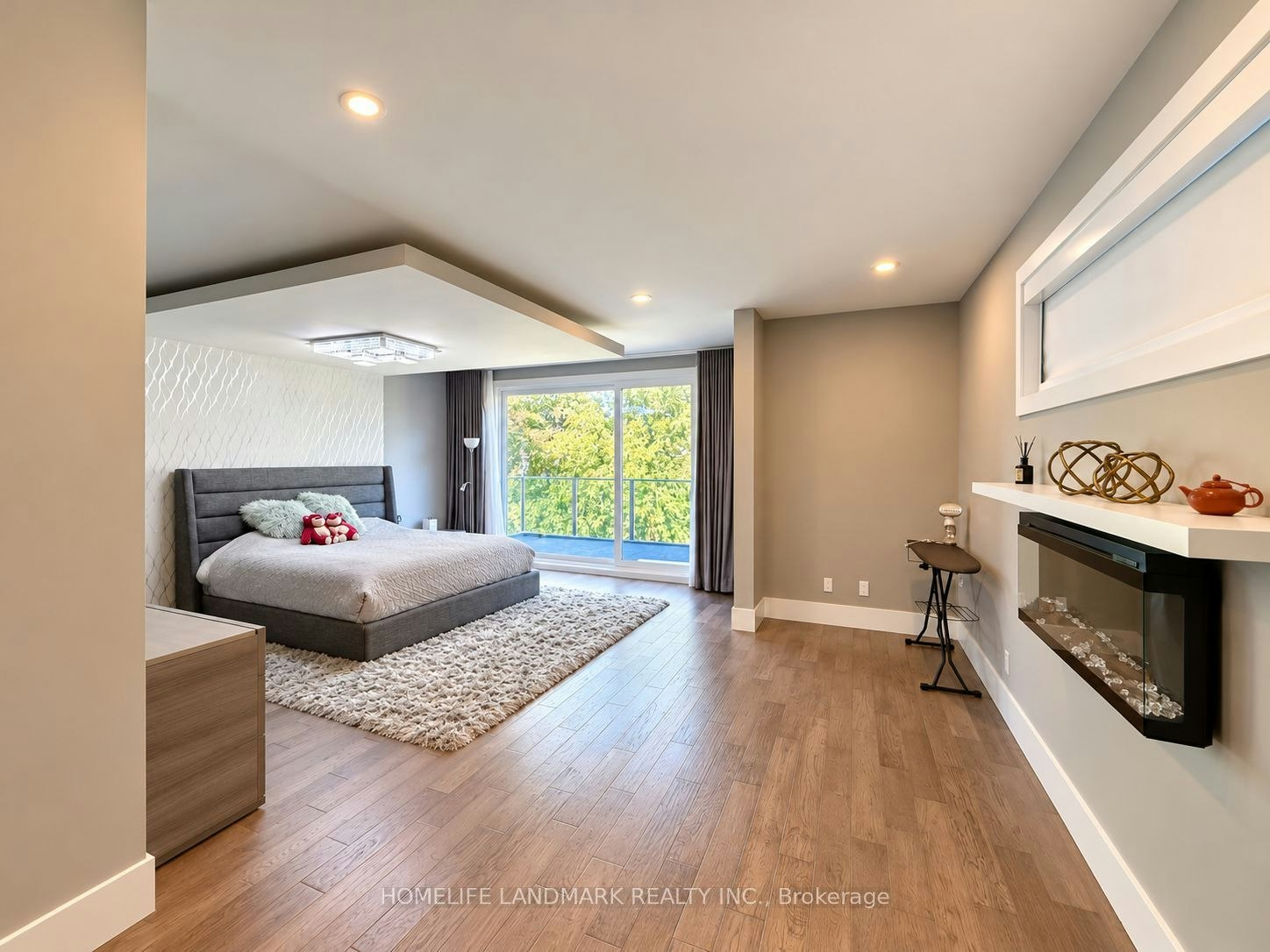 15 Wenonah Drive, Mississauga, ON, L5G 3V9 - 14