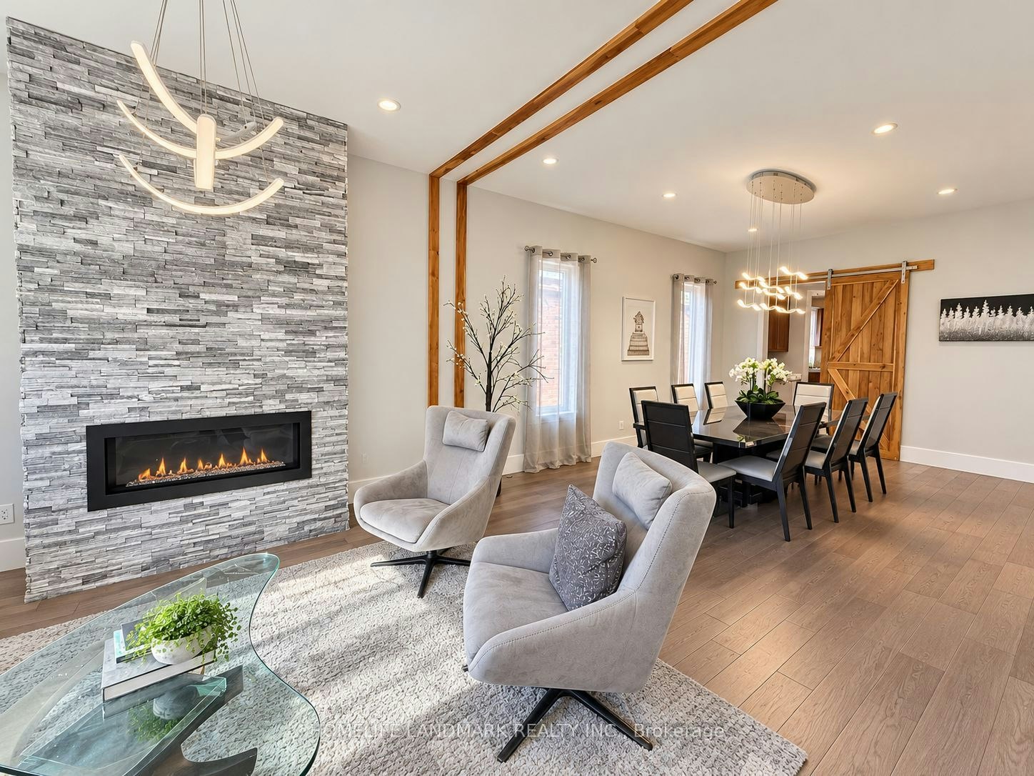 15 Wenonah Drive, Mississauga, ON, L5G 3V9 - 2