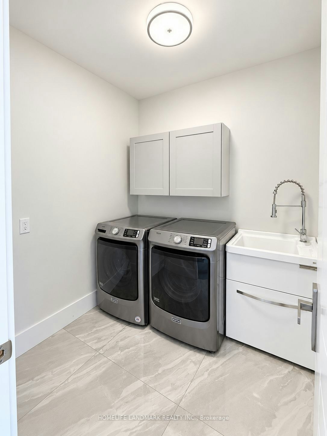 15 Wenonah Drive, Mississauga, ON, L5G 3V9 - 25