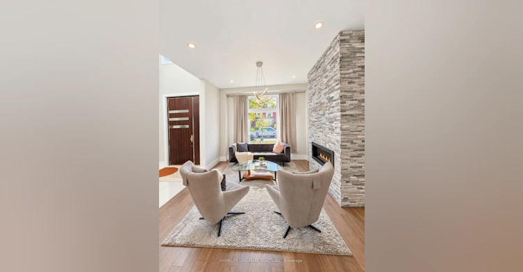15 Wenonah Drive, Mississauga, ON, L5G 3V9 - 3