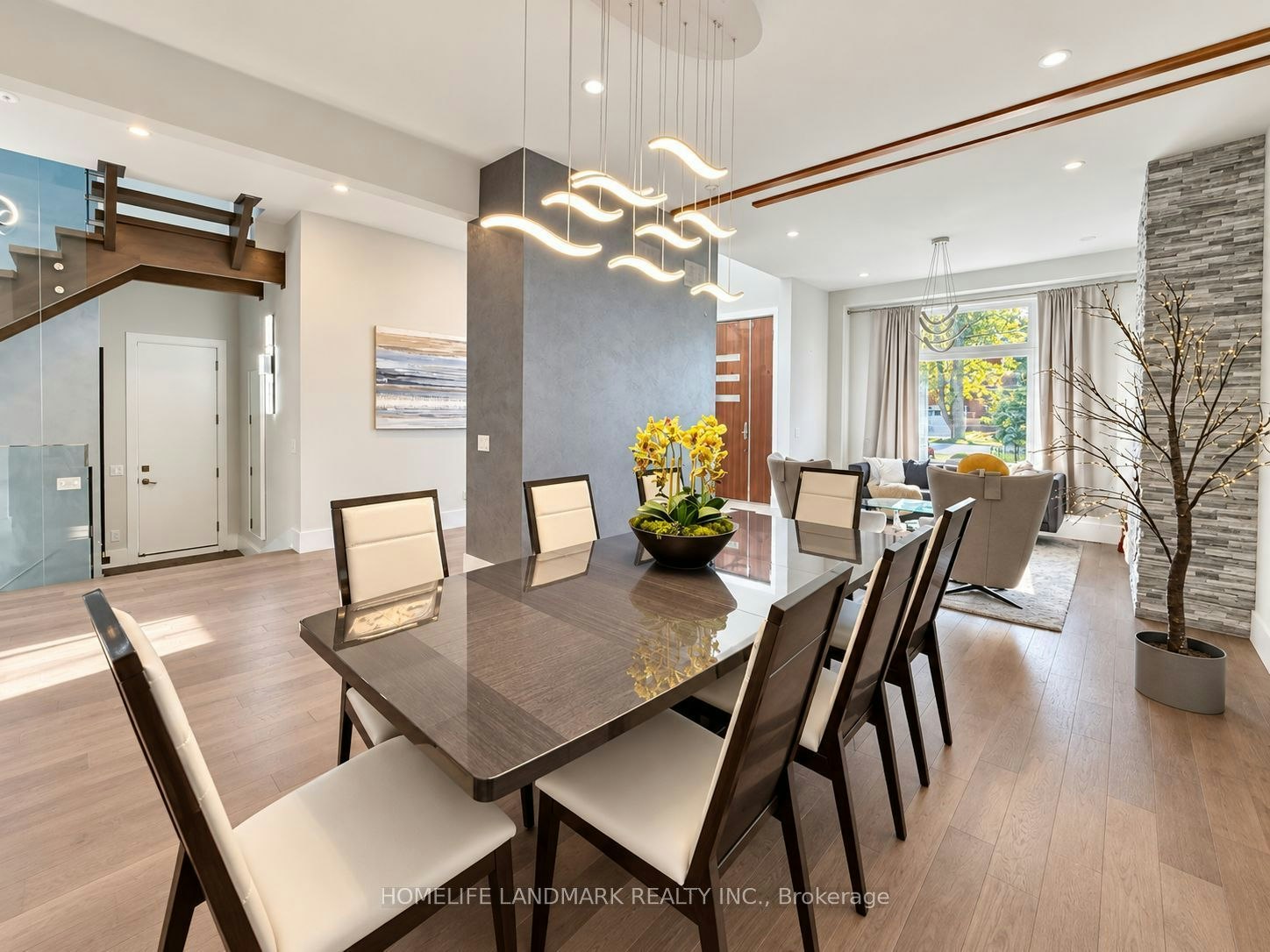 15 Wenonah Drive, Mississauga, ON, L5G 3V9 - 4