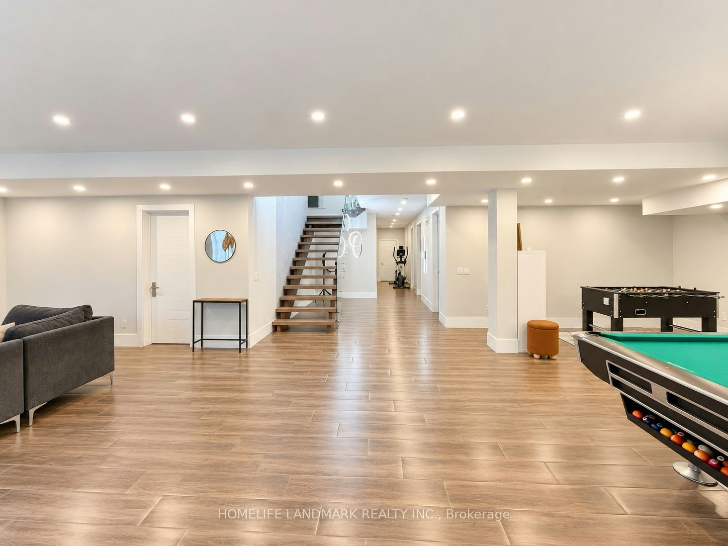 15 Wenonah Drive, Mississauga, ON, L5G 3V9 - 27