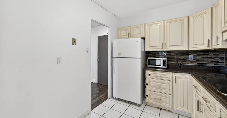 902-3390 Weston Road, Toronto, ON, M9M 2X3 - 15