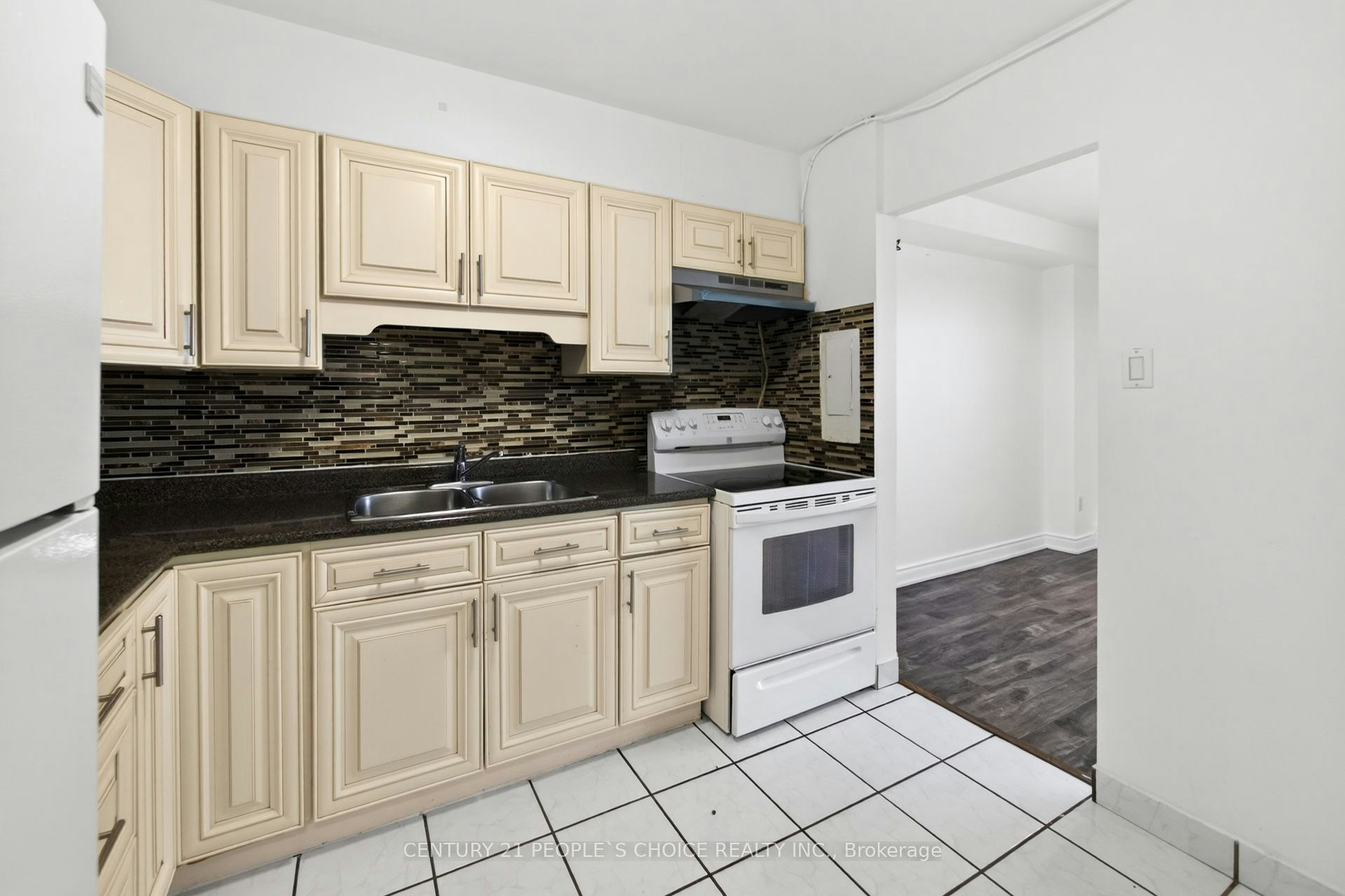 902-3390 Weston Road, Toronto, ON, M9M 2X3 - 16