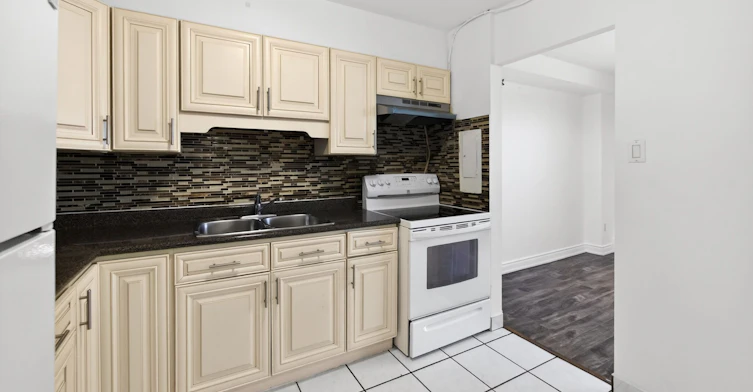 902-3390 Weston Road, Toronto, ON, M9M 2X3 - 16