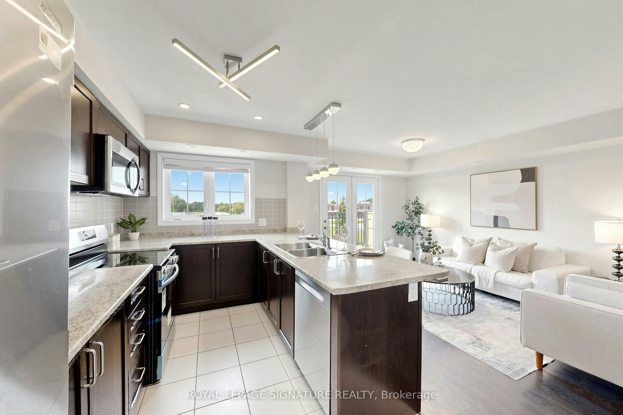 11-2441 Greenwich Drive, Oakville, ON, L6M 0S3