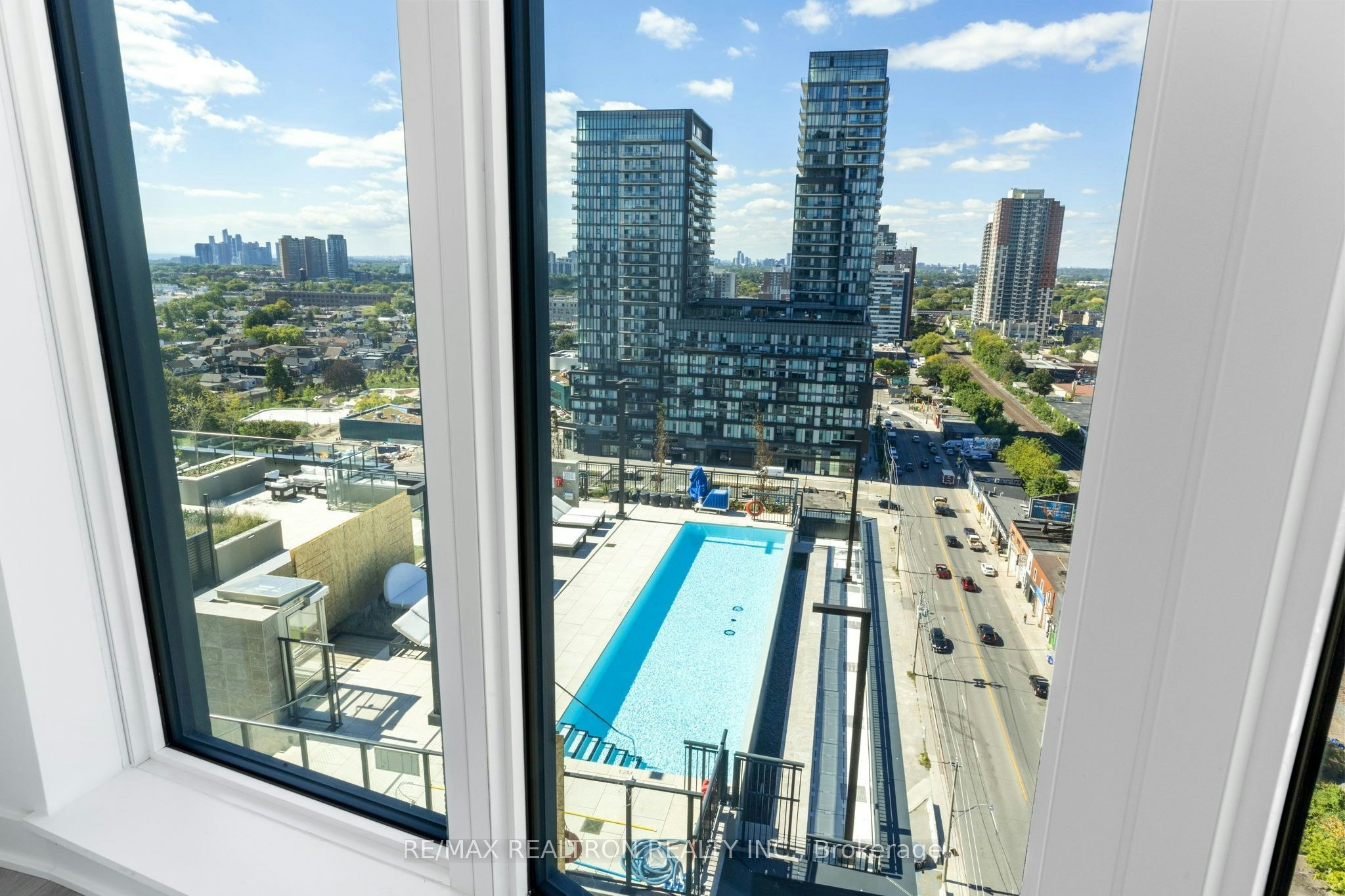 1402-1185 Dupont Street, Toronto, ON, M6H 2A6 - 14