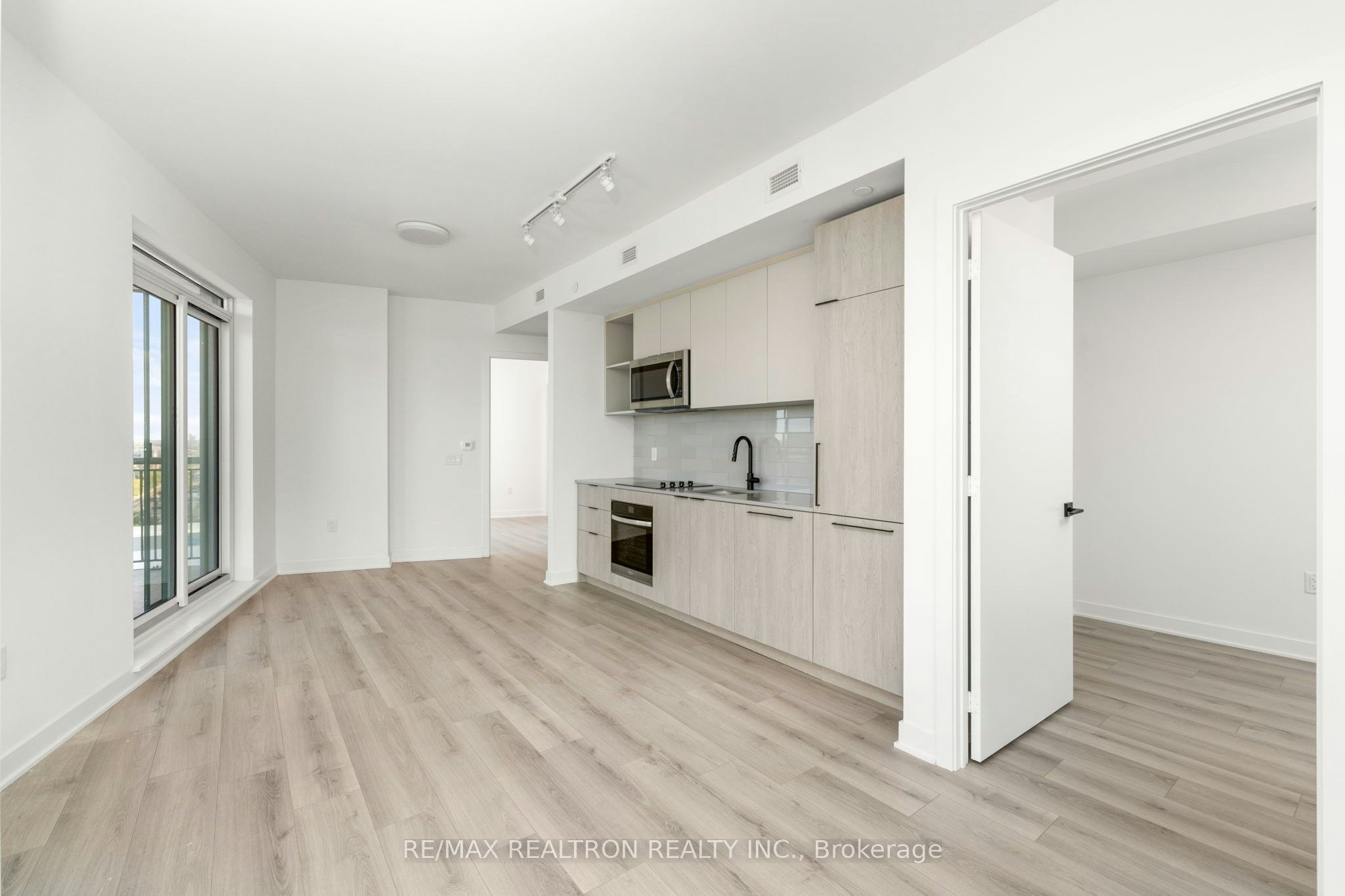 1402-1185 Dupont Street, Toronto, ON, M6H 2A6 - 13