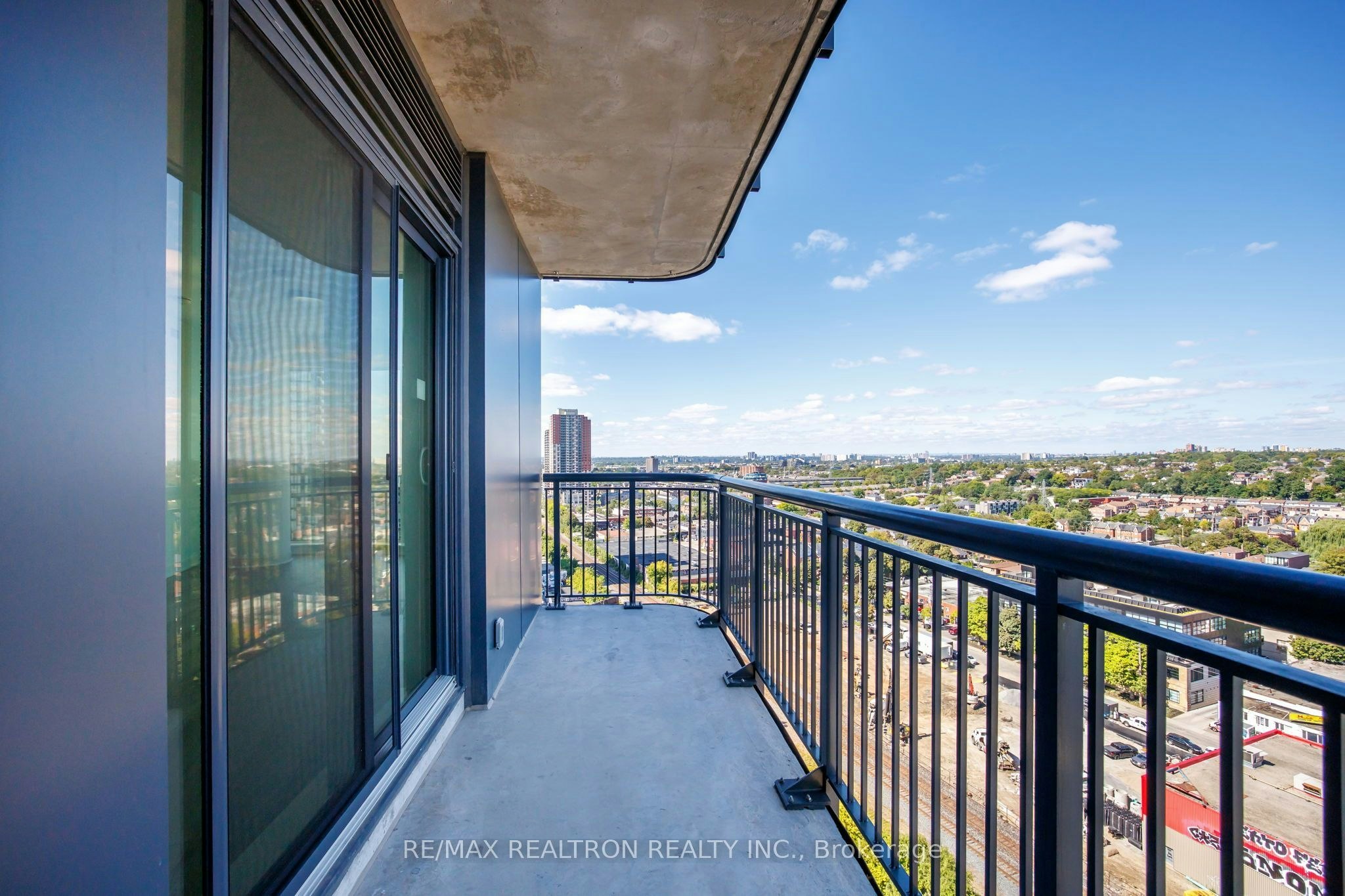 1402-1185 Dupont Street, Toronto, ON, M6H 2A6 - 26