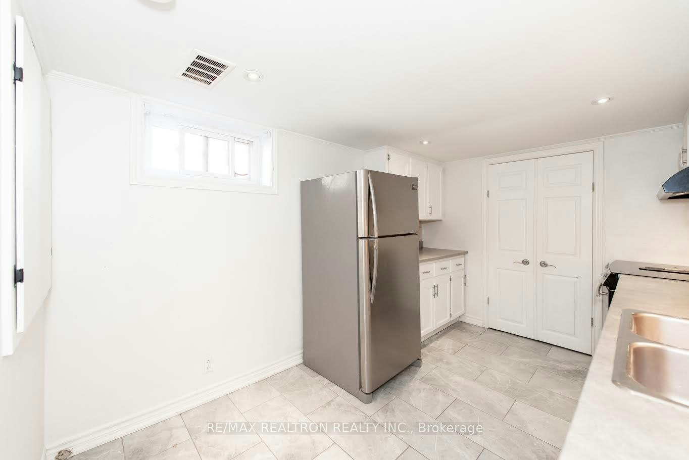 60 Northwood Drive, Brampton, ON, L6X 2L2 - 5