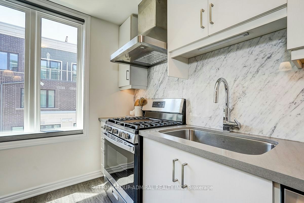 18-85 Eastwood Park Gardens, Toronto, ON, M8W 0B9 - 11