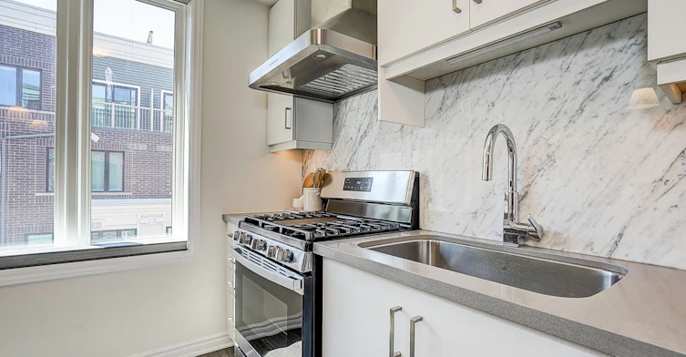 18-85 Eastwood Park Gardens, Toronto, ON, M8W 0B9 - 11