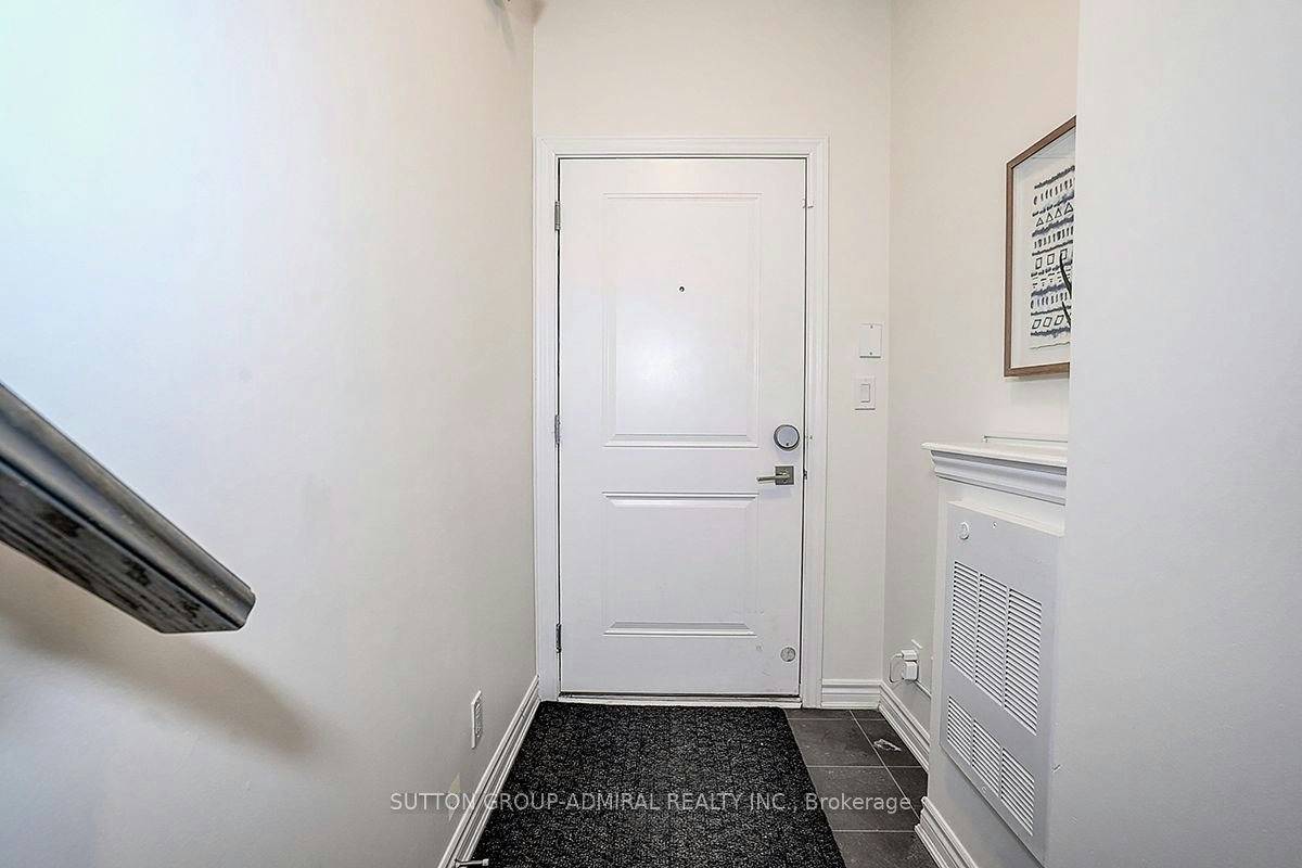 18-85 Eastwood Park Gardens, Toronto, ON, M8W 0B9 - 4