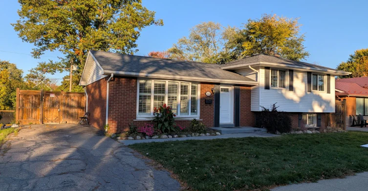 273 Kenwood Avenue, Burlington, ON, L7L 4L9 - 2