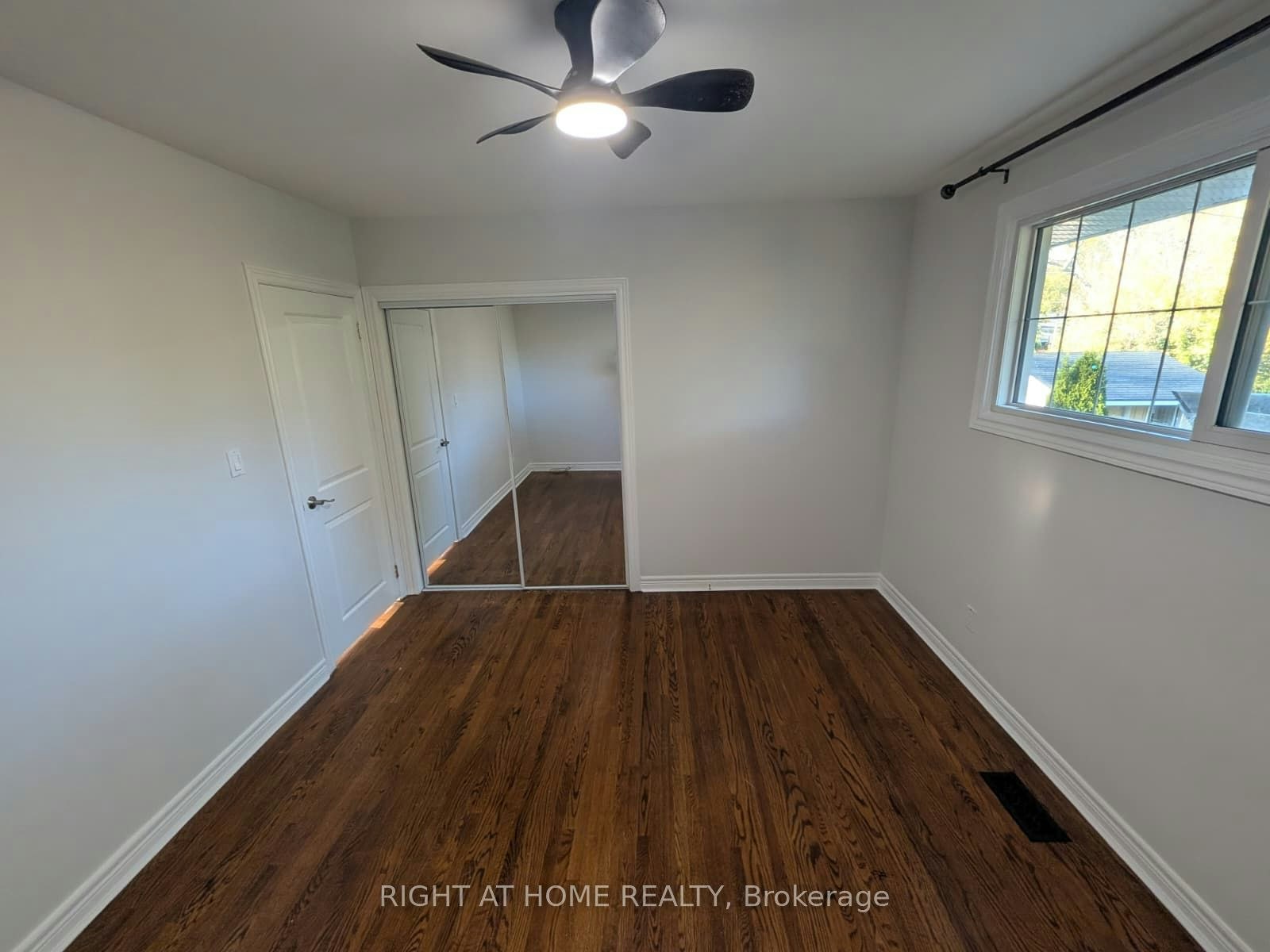 273 Kenwood Avenue, Burlington, ON, L7L 4L9 - 11