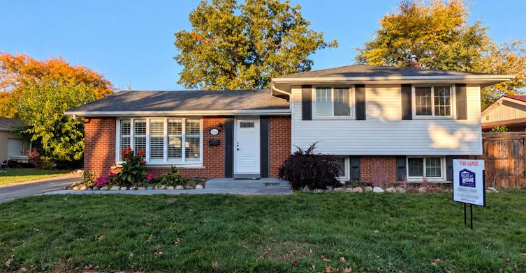 273 Kenwood Avenue, Burlington, ON, L7L 4L9