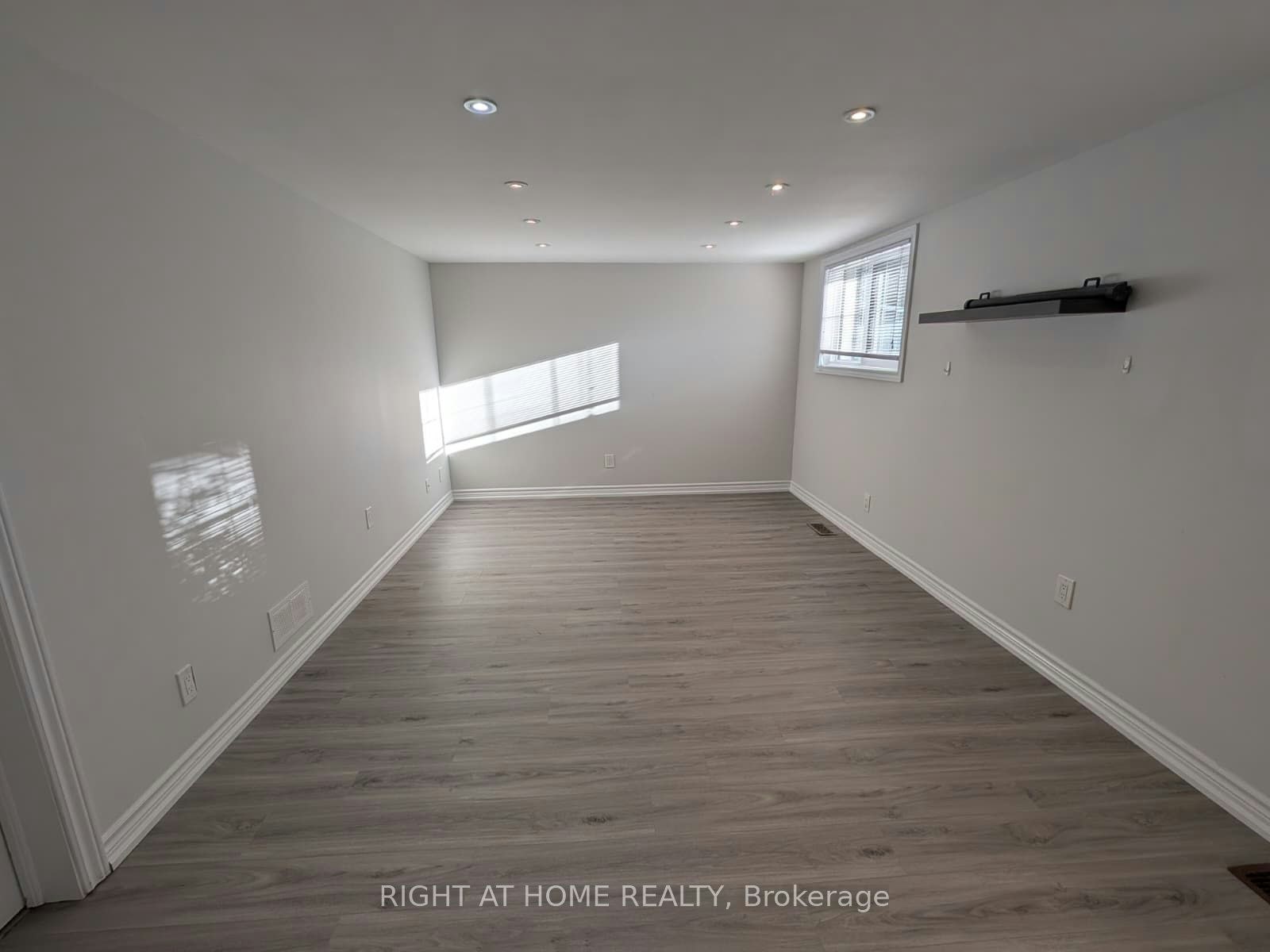 273 Kenwood Avenue, Burlington, ON, L7L 4L9 - 21
