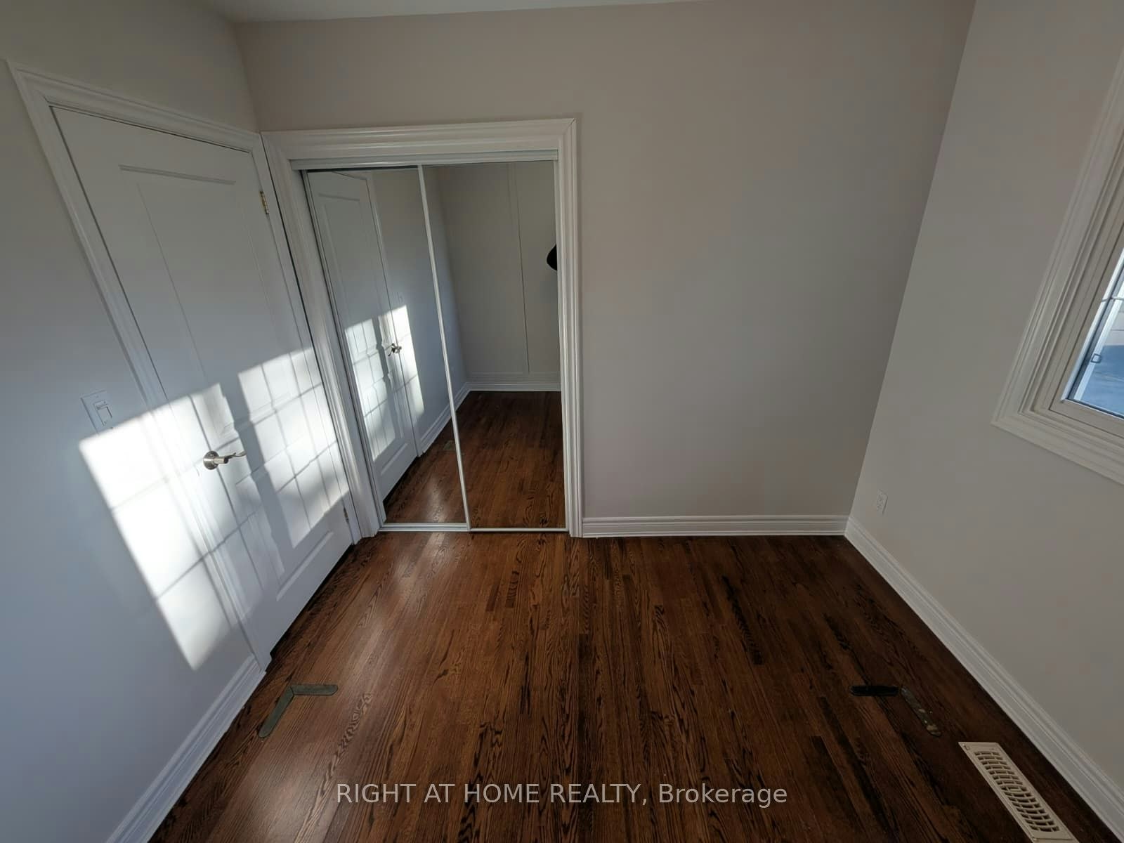 273 Kenwood Avenue, Burlington, ON, L7L 4L9 - 17
