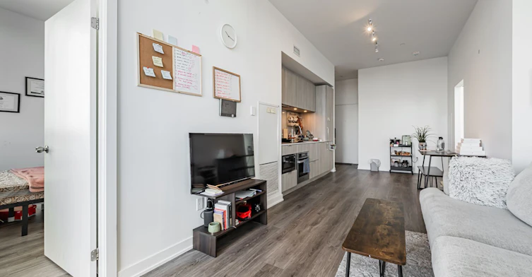 2204-28 Ann Street, Mississauga, ON, L5G 0E1 - 6