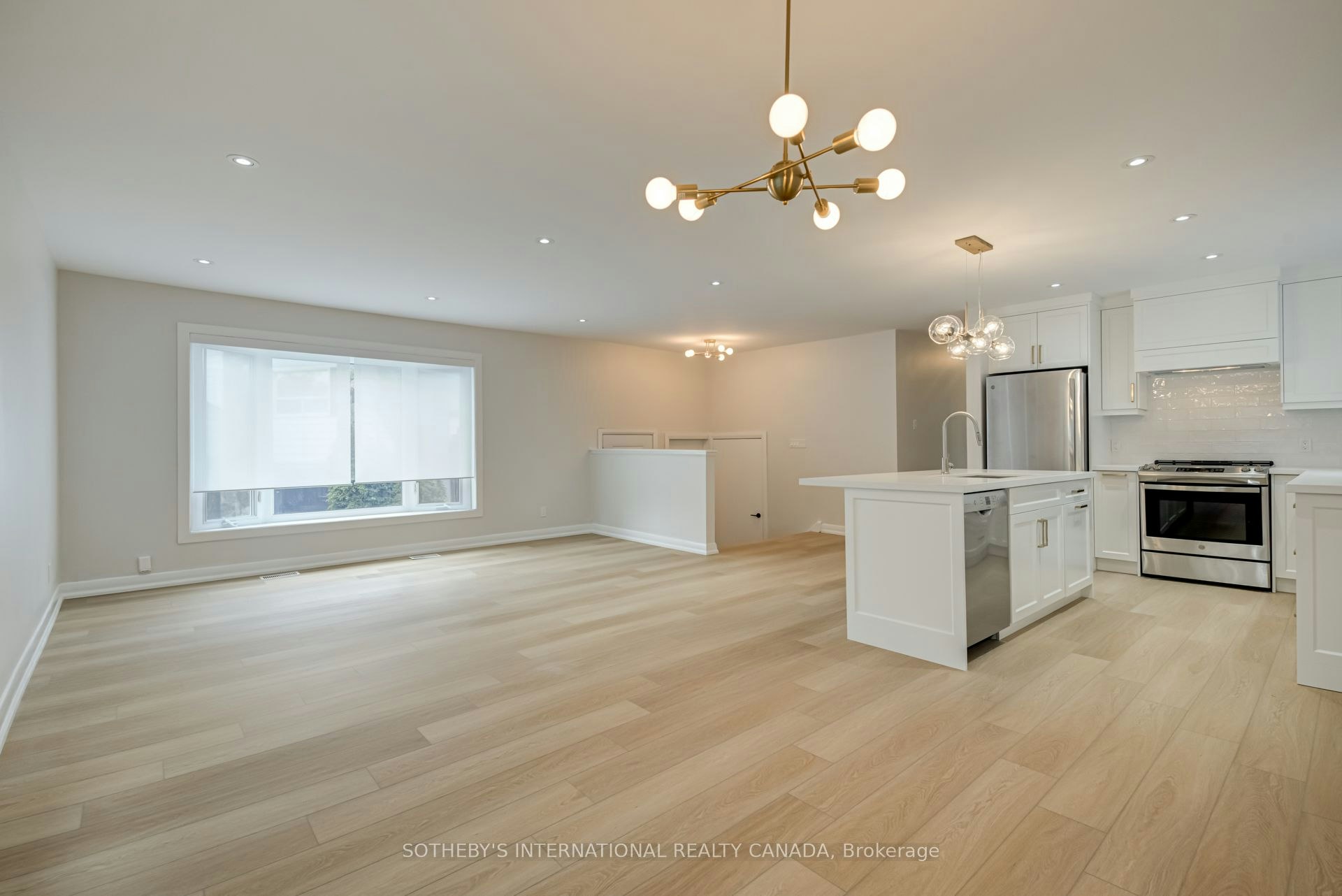 Main-18 Puckeridge Crescent, Toronto, ON, M9B 3A2