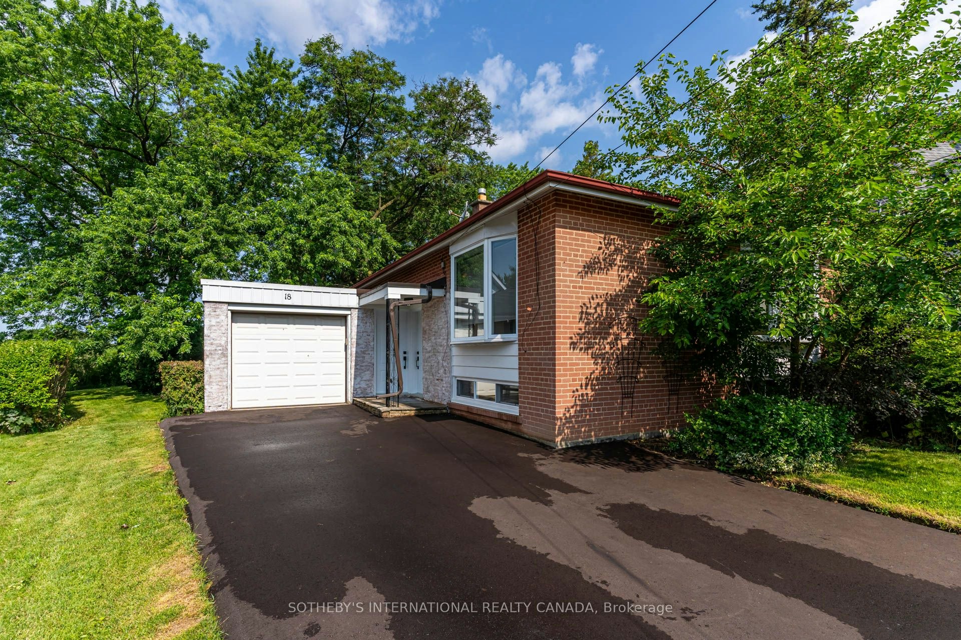 Main-18 Puckeridge Crescent, Toronto, ON, M9B 3A2 - 2