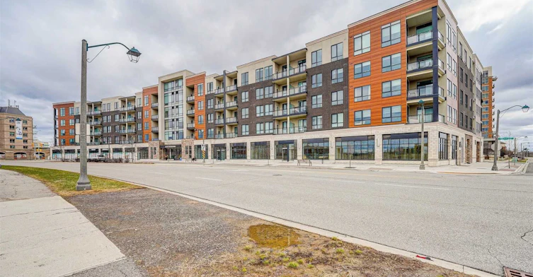 511 150 Oak Park Boulevard, Oakville, ON, L6H 0E7
