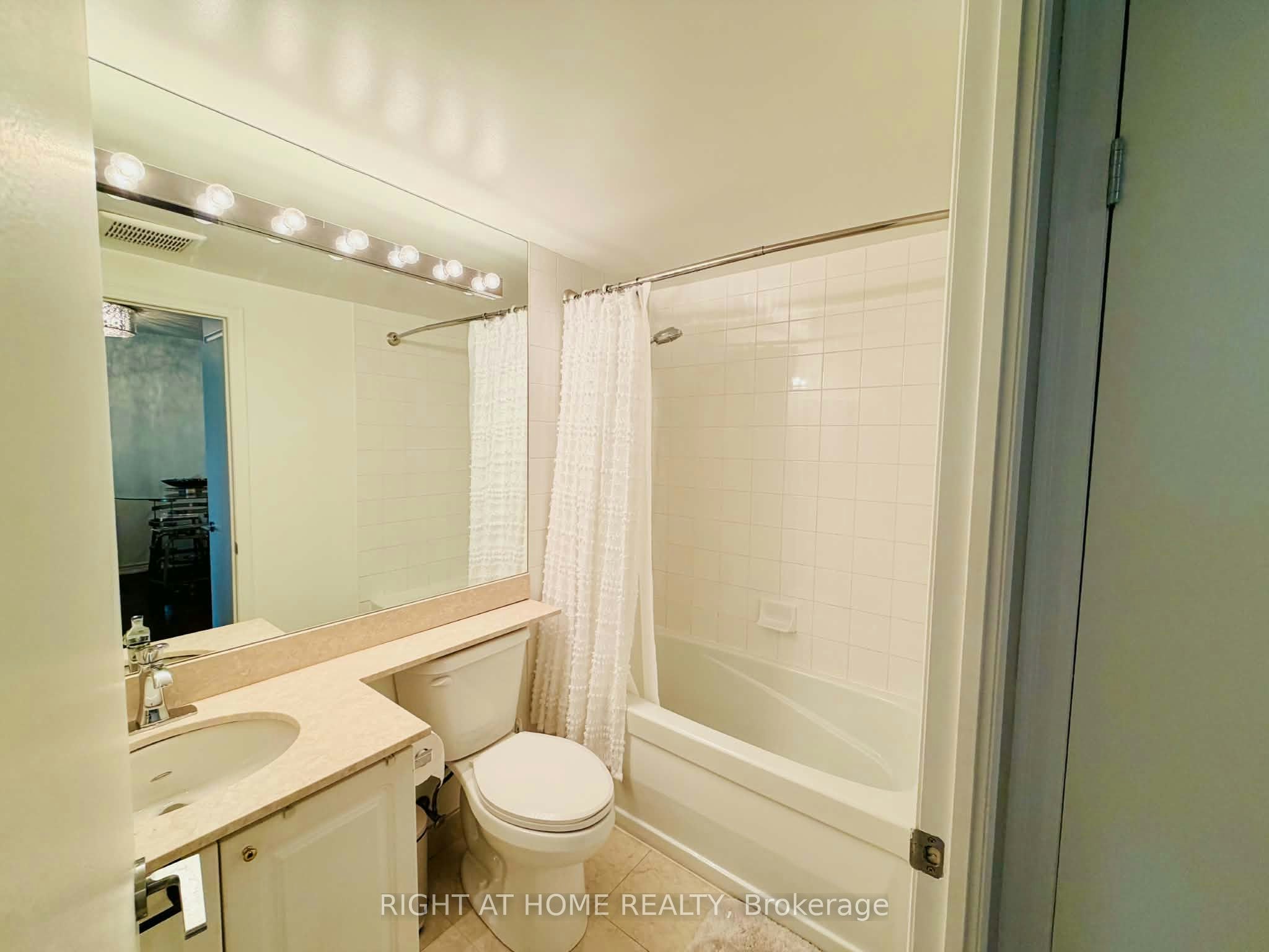 38 Fontenay Court, Toronto, ON, M9A 5H5 - 12