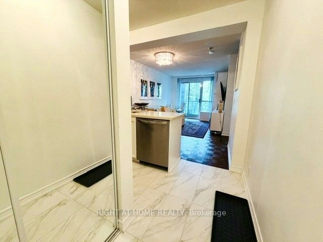 38 Fontenay Court, Toronto, ON, M9A 5H5 - 4