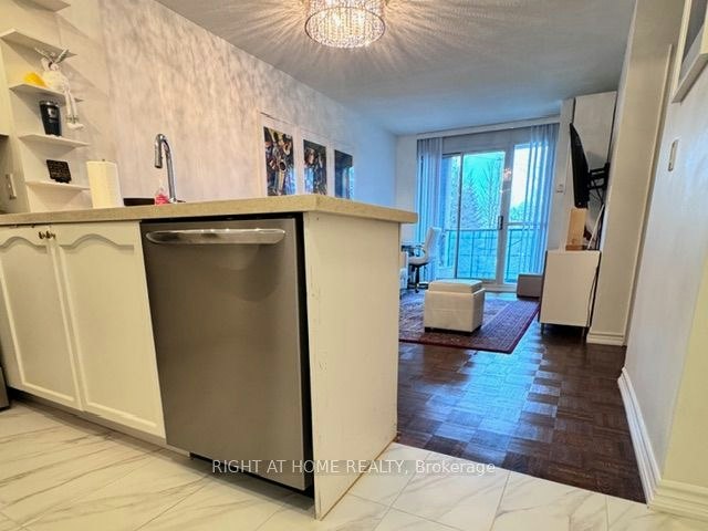38 Fontenay Court, Toronto, ON, M9A 5H5 - 5
