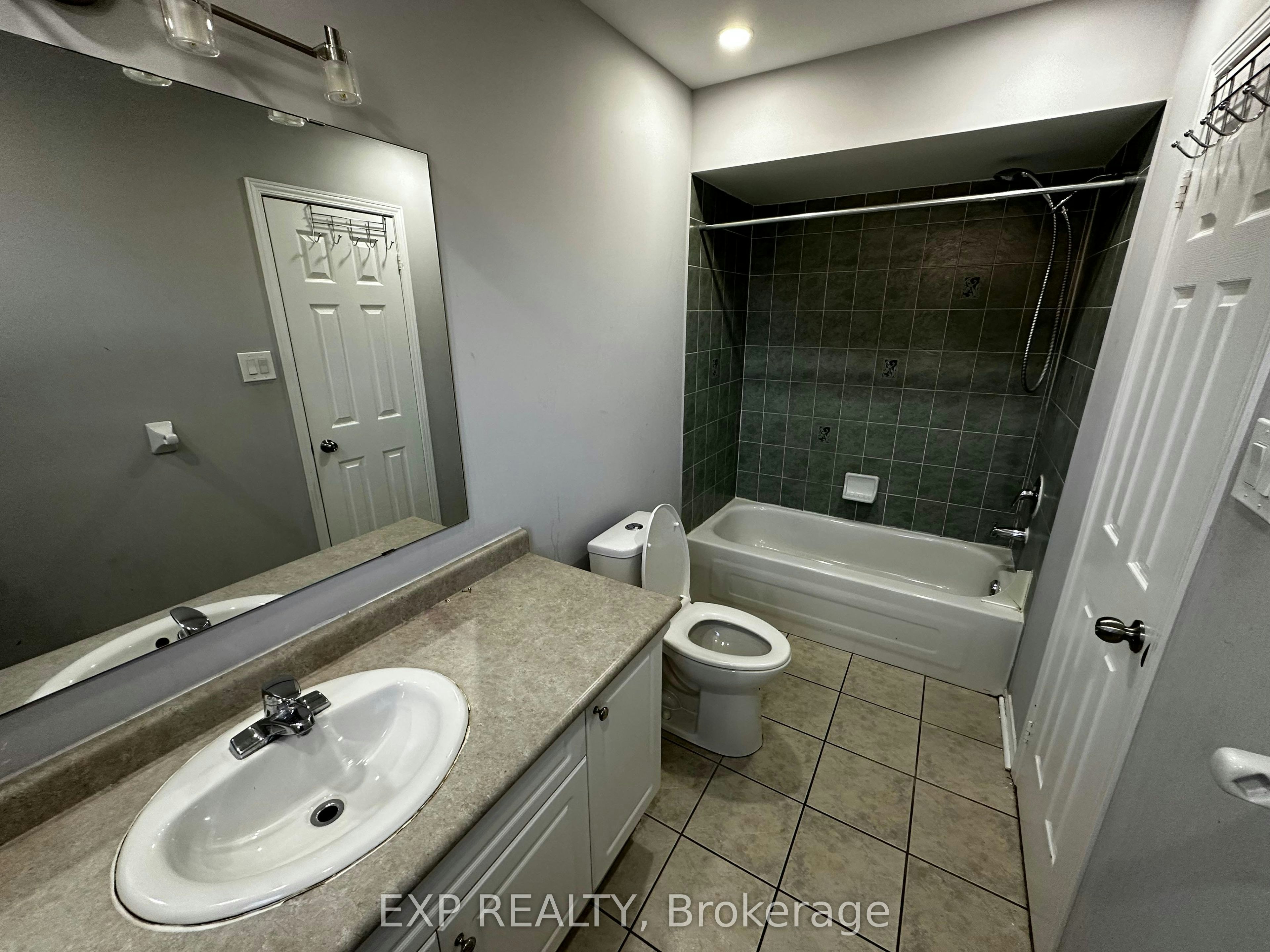 25 Prince Crescent, Brampton, ON, L7A 2C9 - 6