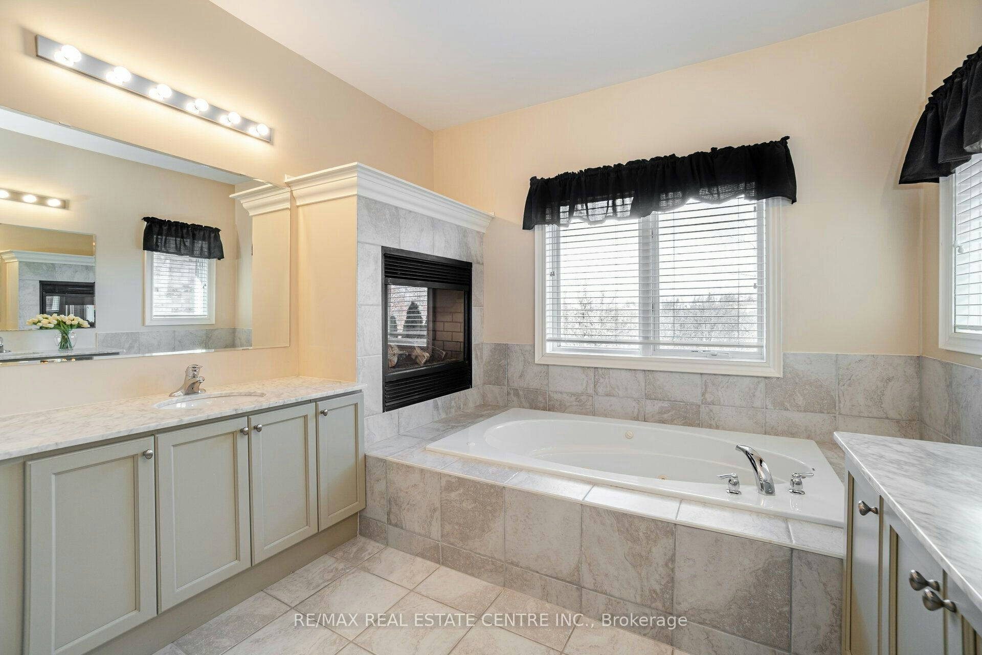 2327 Lyndhurst Drive, Oakville, ON, L6H 7V5 - 34