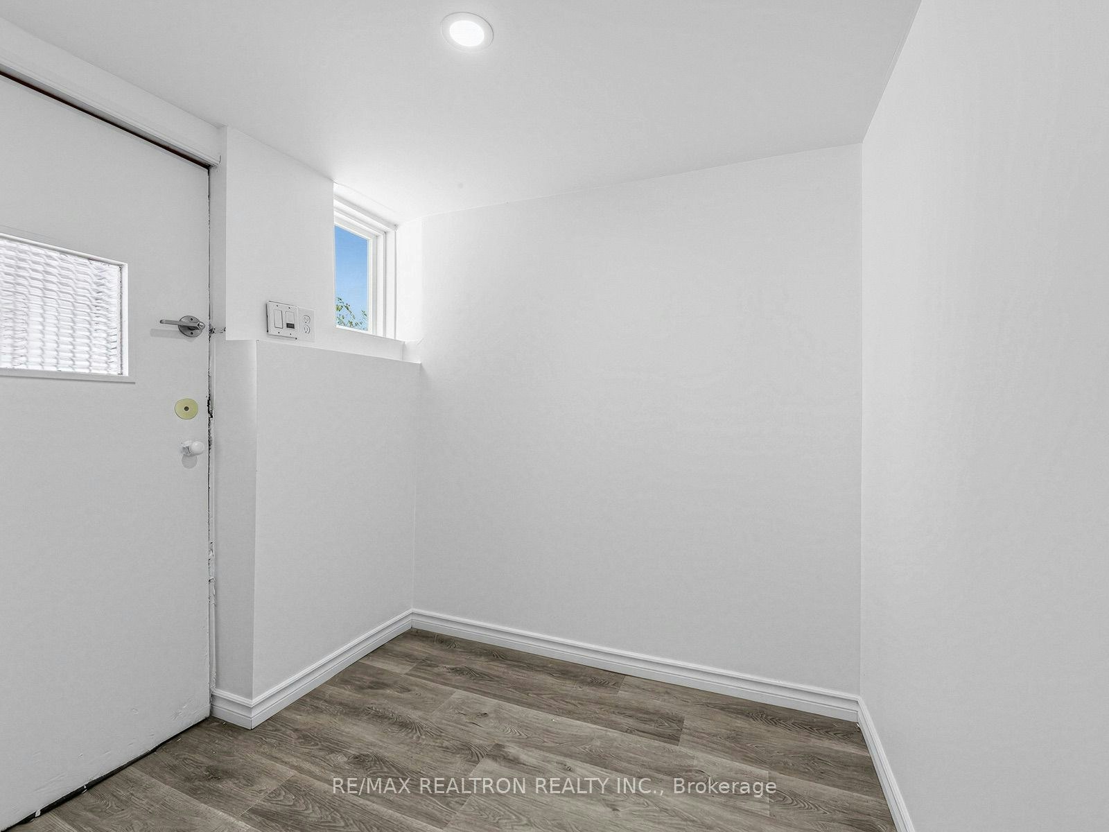 Bsmt-1939 Davenport Road, Toronto, ON, M6N 1C3 - 4