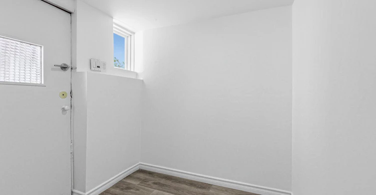 Bsmt-1939 Davenport Road, Toronto, ON, M6N 1C3 - 4
