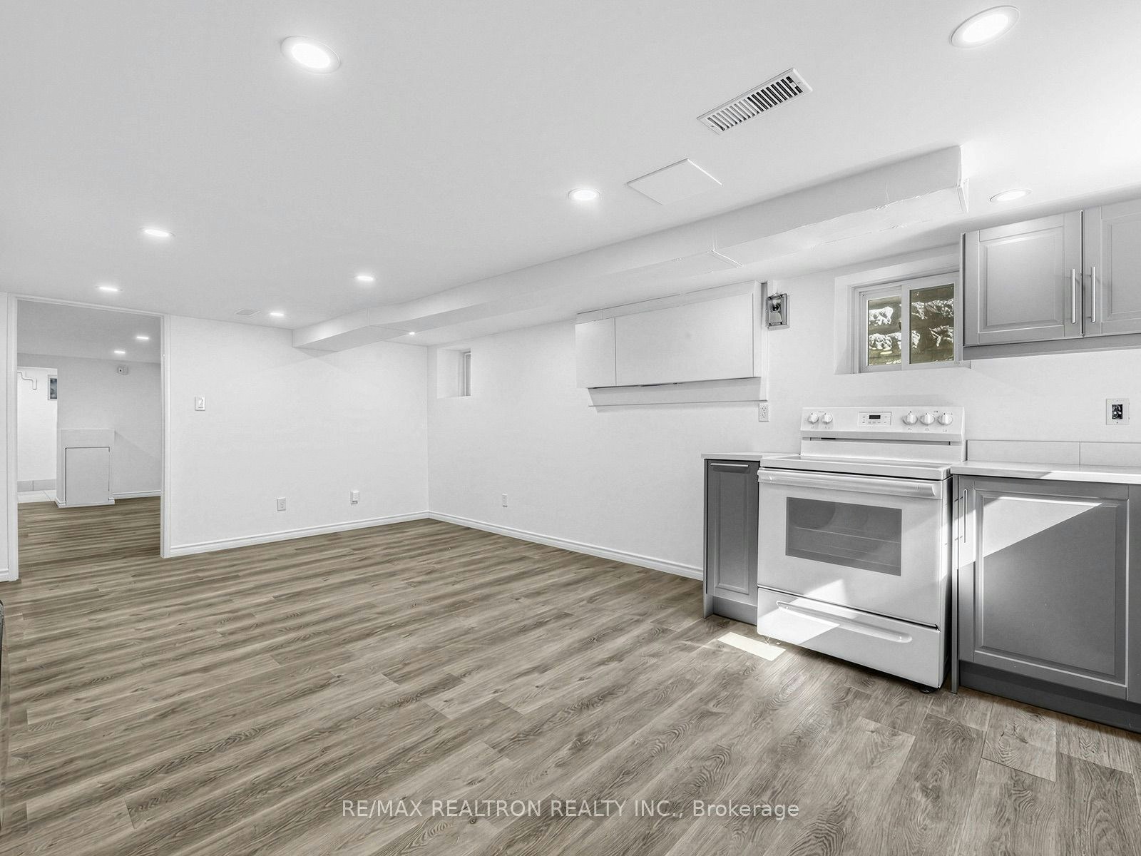 Bsmt-1939 Davenport Road, Toronto, ON, M6N 1C3 - 12