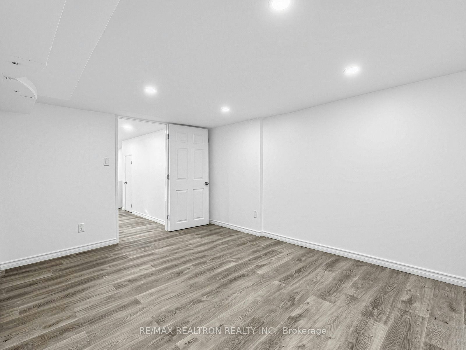 Bsmt-1939 Davenport Road, Toronto, ON, M6N 1C3 - 22