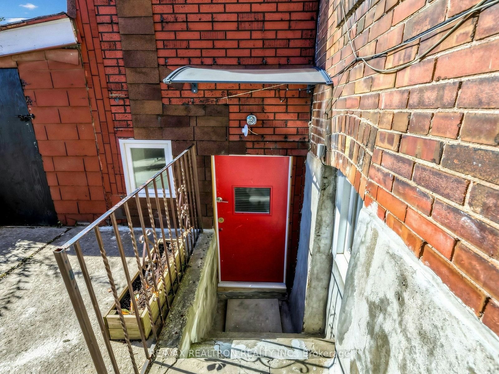 Bsmt-1939 Davenport Road, Toronto, ON, M6N 1C3 - 30