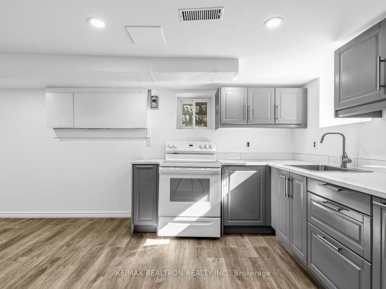 Bsmt-1939 Davenport Road, Toronto, ON, M6N 1C3 - 17