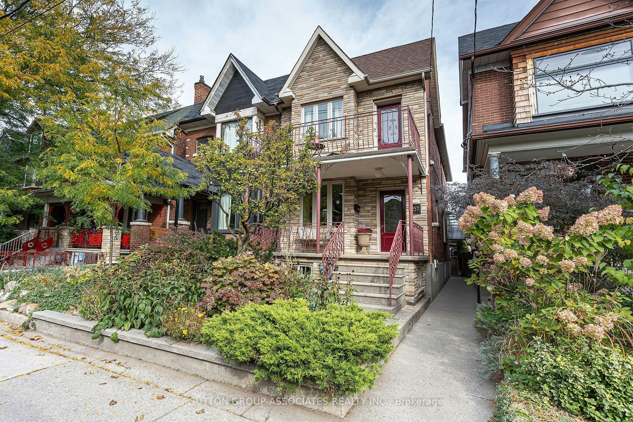 257 Perth Avenue, Toronto, ON, M6P 3X9