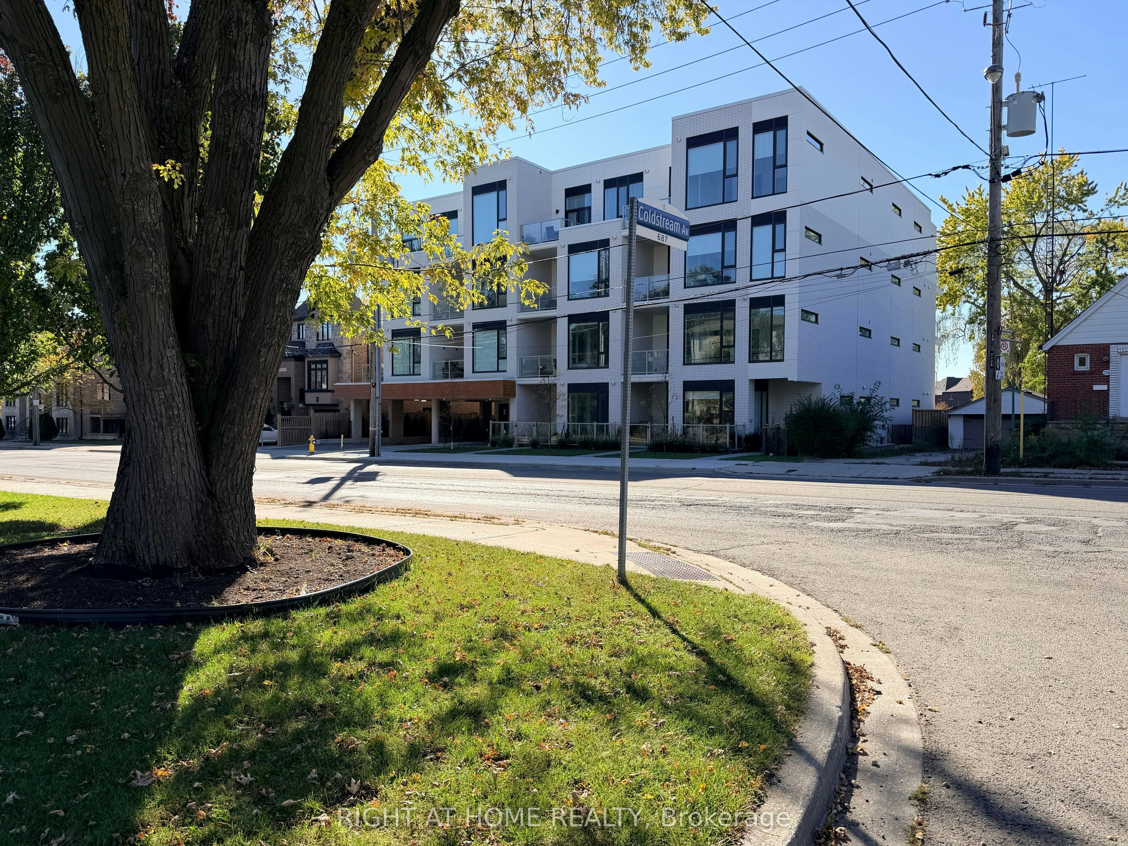 301-722 Marlee Avenue, Toronto, ON, M6B 3J7
