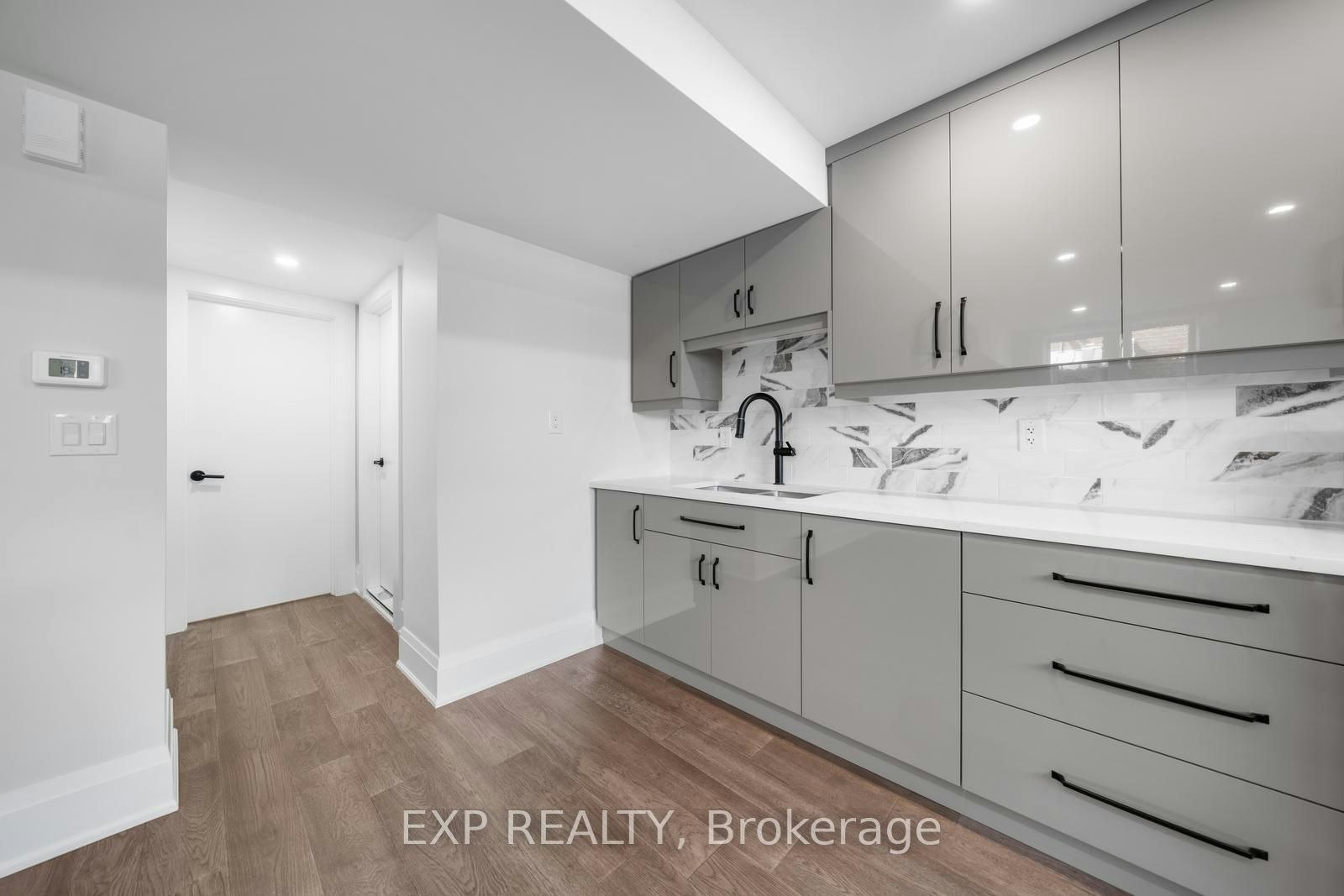 Lower-5 Brendwin Road, Toronto, ON, M6N 4V6 - 5
